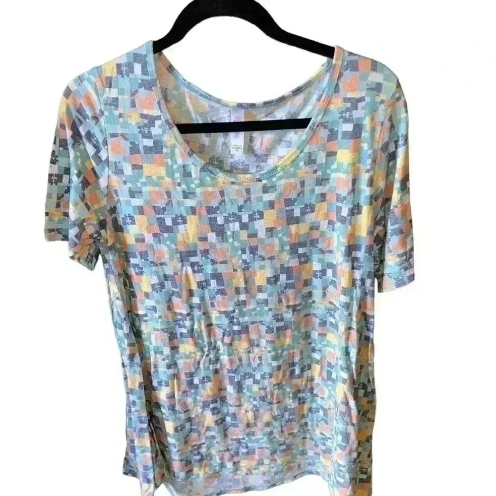 Lularoe medium green and yellow Perfect T . Geometric‎ print NWT. Soft !